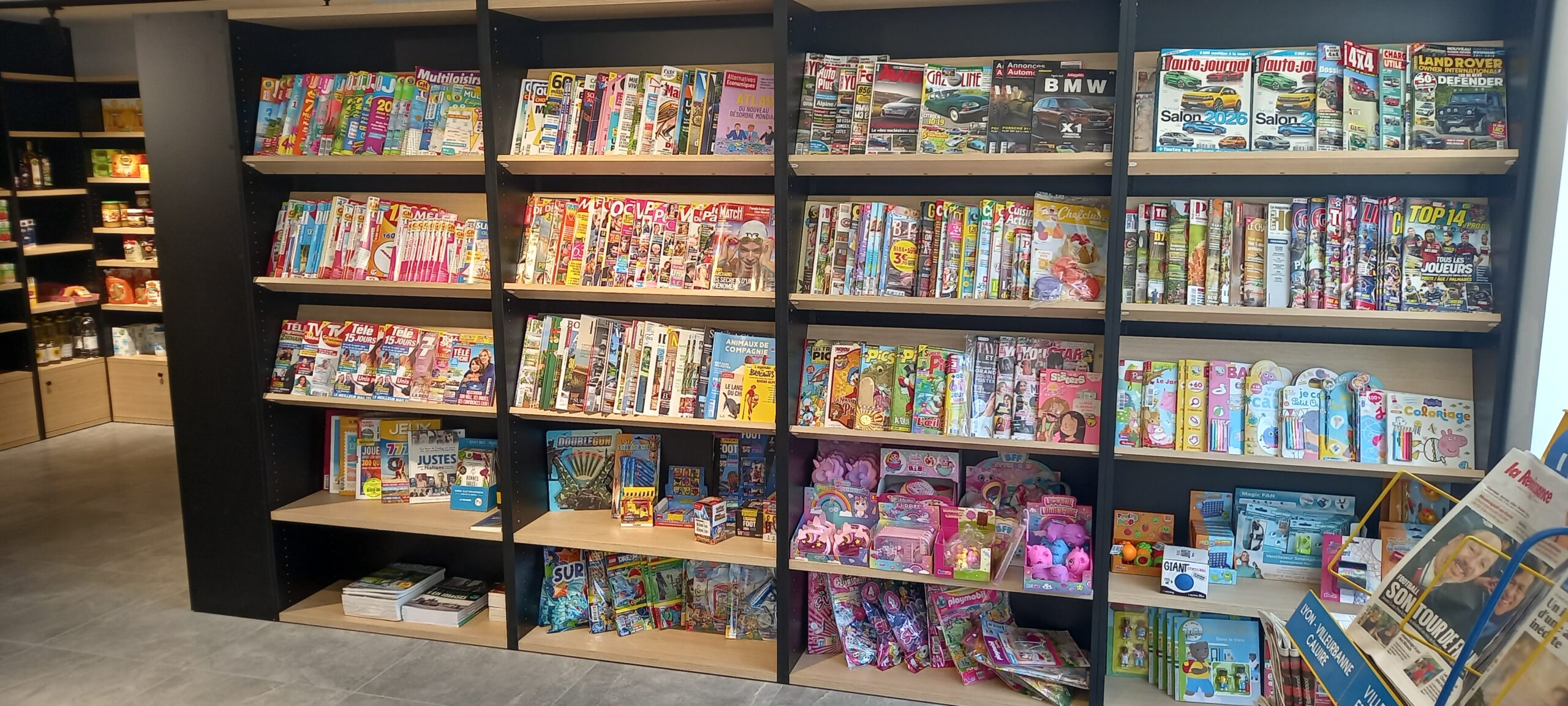 Armoire presse haute noire avec étagères réglables (LIVRÉ MONTÉ) – Image 7