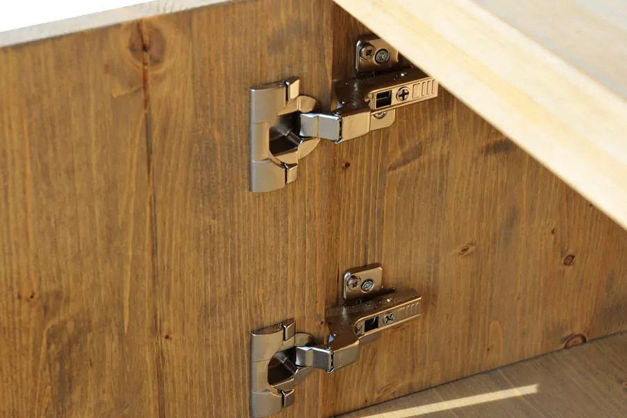 armoire-bois-vieilli-zoom-fixatino-porte