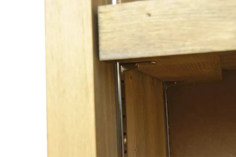 armoire-bois-vieilli-zoom-taquet