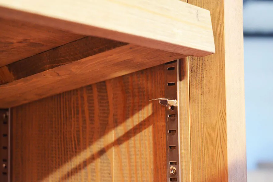 zoom-taquet-etagere-armoires