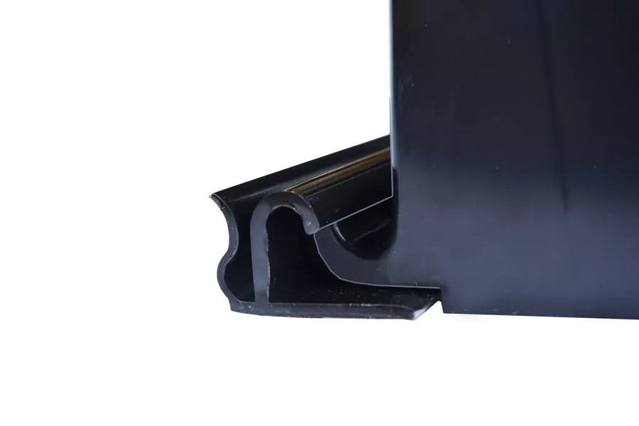 detail-rail-et-socle-le-francais