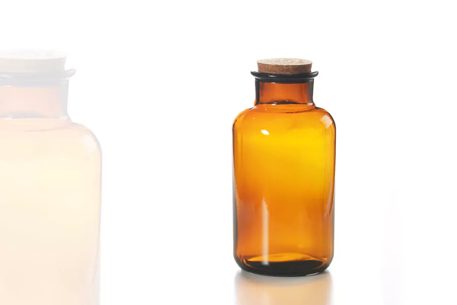 flacon-apothicaire-verre-ambre-bouchon-liege-1litre
