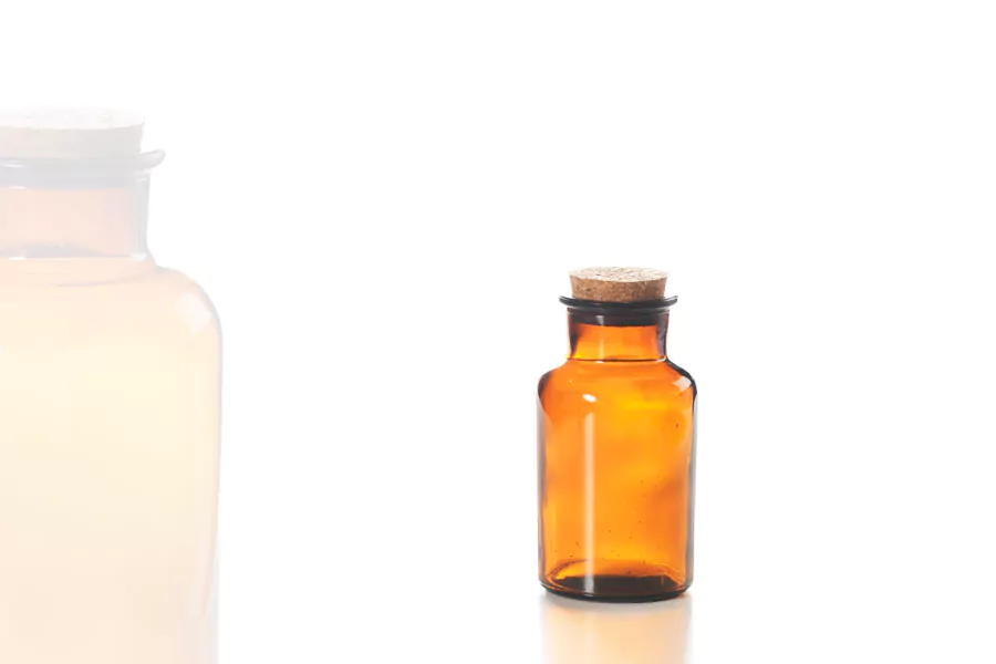 flacon-apothicaire-verre-ambre-bouchon-liege-250ml