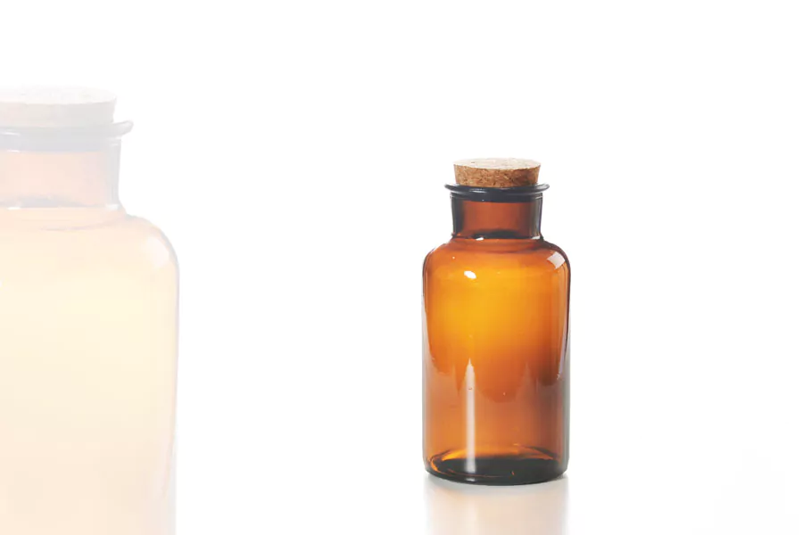 flacon-apothicaire-verre-ambre-bouchon-liege-500ml