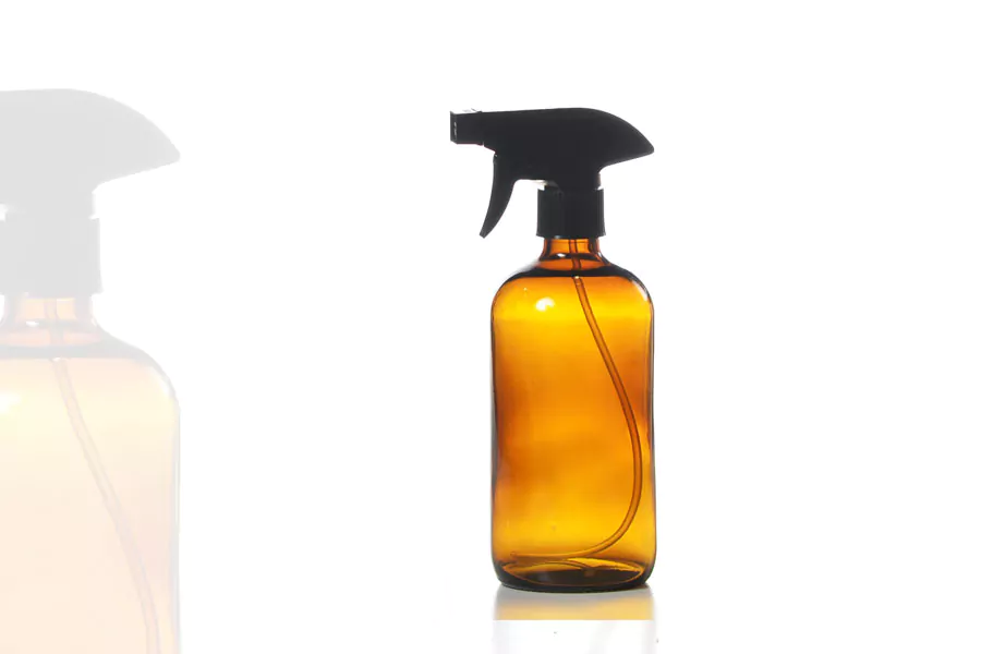 flacon-nettoyage-verre-ambre-spray-gachette-noir