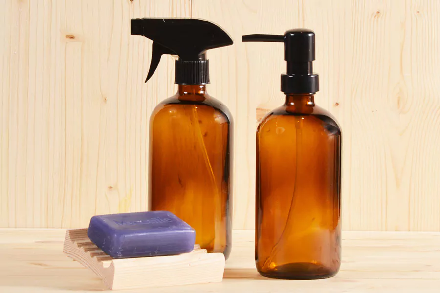 flacon-salle-de-bain-verre-ambre-pompe-creme-spray-gachette