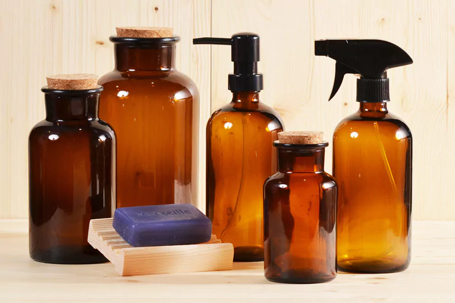 gamme-flacons-verre-ambre-bouchon-liege-spray-noire-pompe-creme-noire